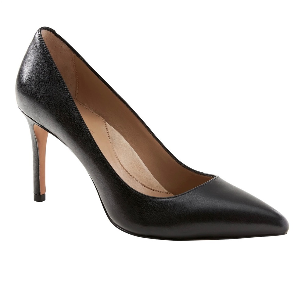 Black Leather Banana Republic Madison Pumps. Size 10. Heel 3.3in. New.